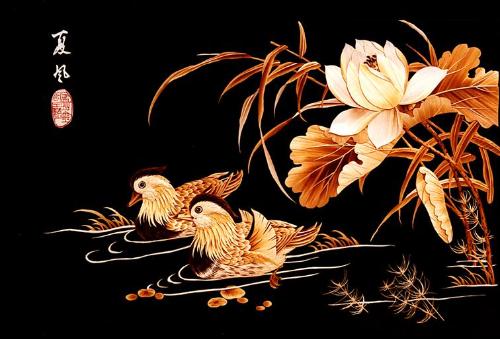 相傳這種麥秸畫,系在數(shù)十年前由印度尼西亞華僑傳入